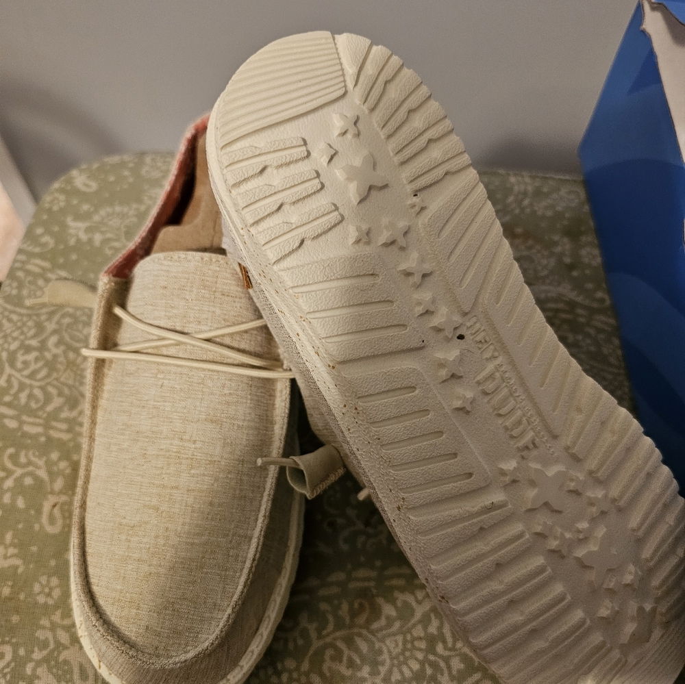 Hey Dude Wendy Natural Color Very Comfortable Shoes. Versatile For Styling. - Picture 2 of 4